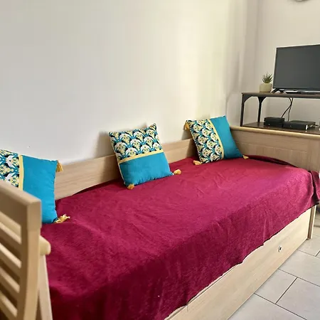 Vue * サリ・ソランザラ